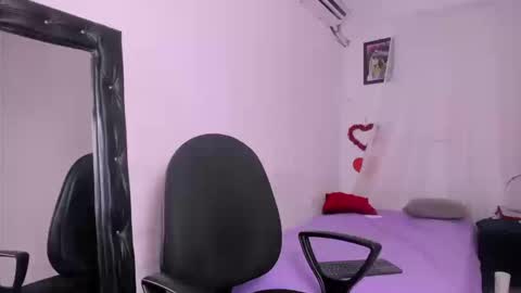 hazel_slim_ online show from March 12, 4:35 pm