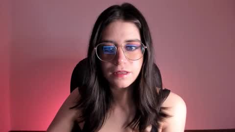 Snapshot of hazelkush00 chatting on October 5, 8:51 pm HazelKush online show from October 5, 8:51 pm