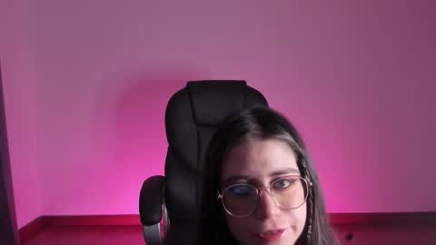 Snapshot of hazelkush00 chatting on October 14, 9:59 pm HazelKush online show from October 14, 9:59 pm