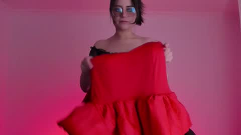 Snapshot of hazelkush00 chatting on October 22, 2:01 am HazelKush online show from October 22, 2:01 am