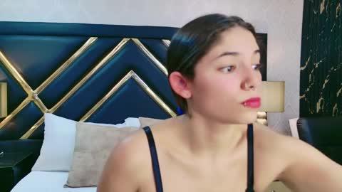 Snapshot of hazelmoret chatting on May 20, 7:09 pm HazelMoret online show from May 20, 7:09 pm