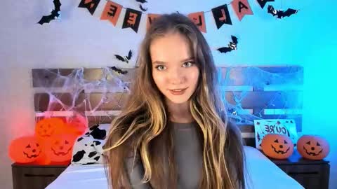 Snapshot of hazelmorris chatting on October 25, 4:13 pm Hazel  online show from October 25, 4:13 pm