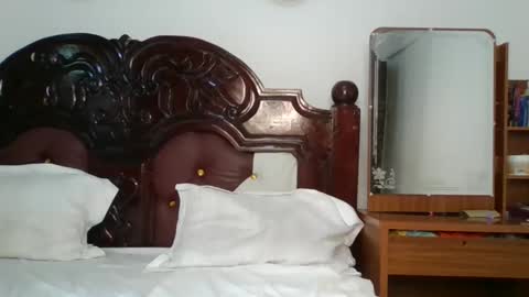 heart_star online show from September 18, 10:06 am