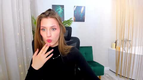 heartedlove_1 online show from March 11, 2:51 pm