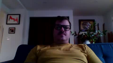 Snapshot of heartofadog604 chatting on December 7, 11:12 pm MT online show from December 7, 11:12 pm