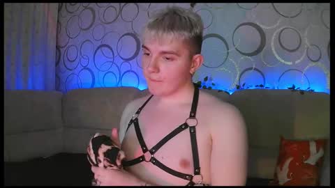 Justin online show from February 24, 8:51 pm