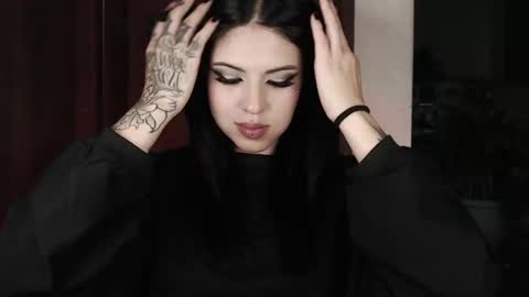 Snapshot of heatherdemonzx_ chatting on May 19, 6:42 am HEATHER DEMONZX Please help me to reach 100 thumbs up online show from May 19, 6:42 am