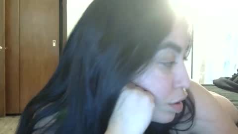 heatwavee online show from November 10, 6:07 pm