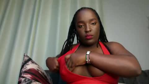 Snapshot of heaven_122 chatting on June 8, 10:32 pm Angel online show from June 8, 10:32 pm