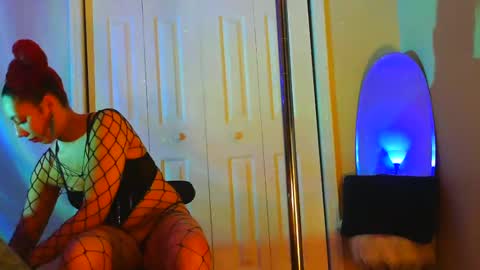 Heavenllyy online show from January 11, 4:27 am