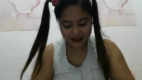 heavenlyeyes69 online show from December 19, 11:35 pm