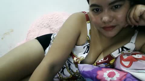 heavenlyeyes69 online show from February 6, 8:45 pm