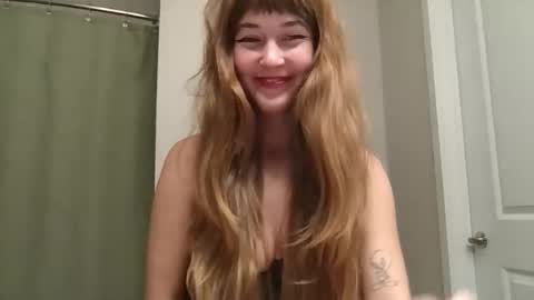 Snapshot of heavenlysiren chatting on October 30, 12:12 am heavenlysiren online show from October 30, 12:12 am