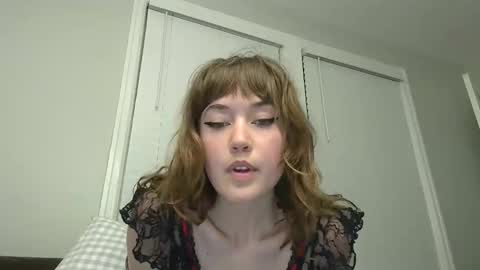 heavenlysiren online show from April 10, 3:01 am