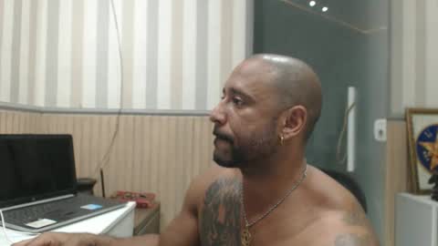 hebertgomes online show from December 20, 10:39 pm