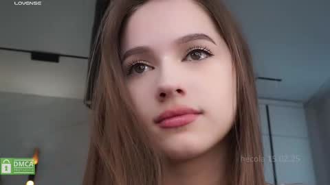 Snapshot of hecola chatting on February 15, 11:17 am Nika next stream 200pm GMT online show from February 15, 11:17 am