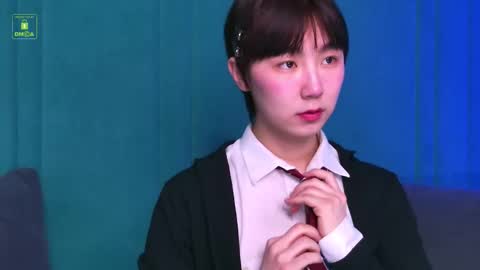 HEEJIN online show from March 3, 4:18 am