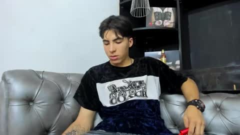 Snapshot of heellboy_ chatting on November 1, 7:49 pm heellboy_ online show from November 1, 7:49 pm