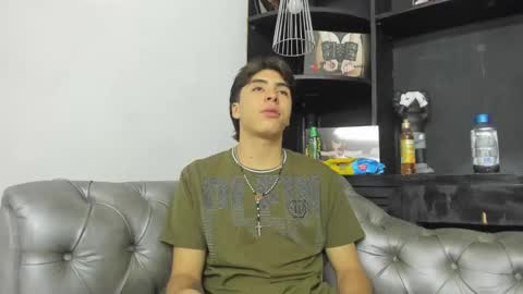 Snapshot of heellboy_ chatting on November 8, 1:28 am heellboy_ online show from November 8, 1:28 am