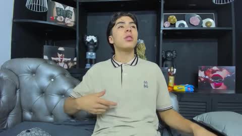 Snapshot of heellboy_ chatting on November 9, 1:26 am heellboy_ online show from November 9, 1:26 am