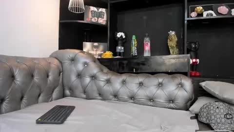 Snapshot of heellboy_ chatting on November 19, 4:23 am heellboy_ online show from November 19, 4:23 am