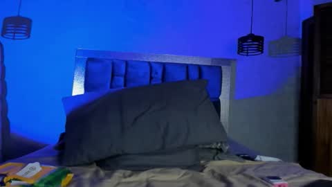 Snapshot of heellboy_ chatting on November 25, 1:27 am heellboy_ online show from November 25, 1:27 am