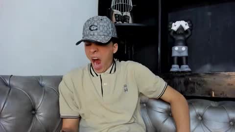 Snapshot of heellboy_ chatting on November 29, 3:42 am heellboy_ online show from November 29, 3:42 am