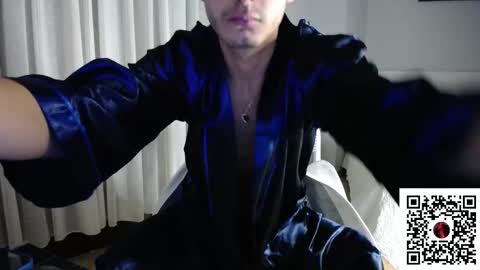 hefestion_ online show from November 15, 2:46 pm