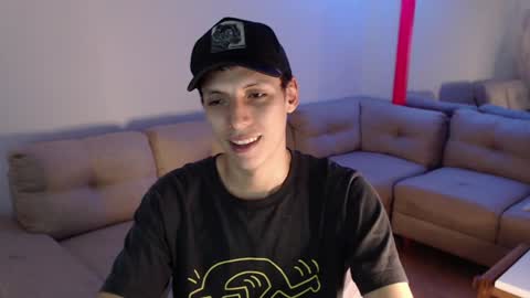 Snapshot of hefesto_69 chatting on December 19, 10:21 pm hefesto_69 online show from December 19, 10:21 pm