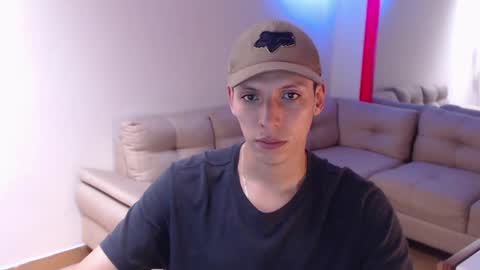 Snapshot of hefesto_69 chatting on January 17, 8:11 pm hefesto_69 online show from January 17, 8:11 pm