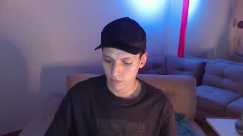 Snapshot of hefesto_69 chatting on January 27, 11:22 pm hefesto_69 online show from January 27, 11:22 pm