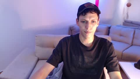 Snapshot of hefesto_69 chatting on February 1, 10:23 pm hefesto_69 online show from February 1, 10:23 pm