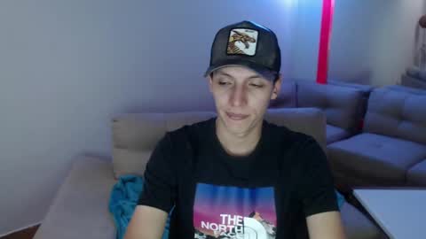 Snapshot of hefesto_69 chatting on February 24, 10:03 pm hefesto_69 online show from February 24, 10:03 pm