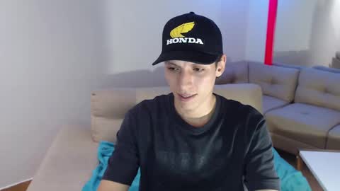 Snapshot of hefesto_69 chatting on February 26, 8:11 pm hefesto_69 online show from February 26, 8:11 pm