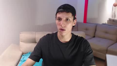 Snapshot of hefesto_69 chatting on February 27, 8:09 pm hefesto_69 online show from February 27, 8:09 pm