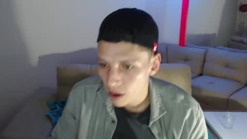 Snapshot of hefesto_69 chatting on March 3, 1:42 am hefesto_69 online show from March 3, 1:42 am