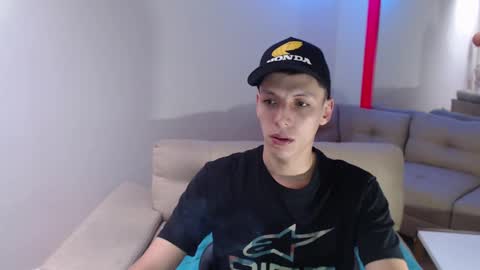 Snapshot of hefesto_69 chatting on March 8, 8:14 pm hefesto_69 online show from March 8, 8:14 pm