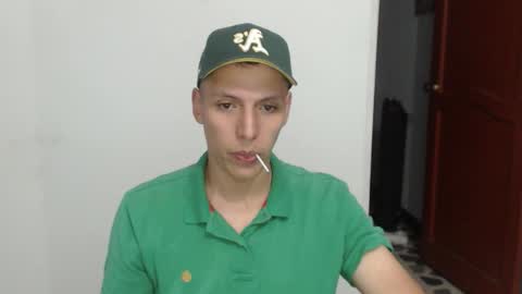 Snapshot of hefesto_69 chatting on October 25, 12:29 am hefesto_69 online show from October 25, 12:29 am