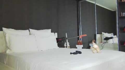 Helen online show from November 17, 5:52 pm