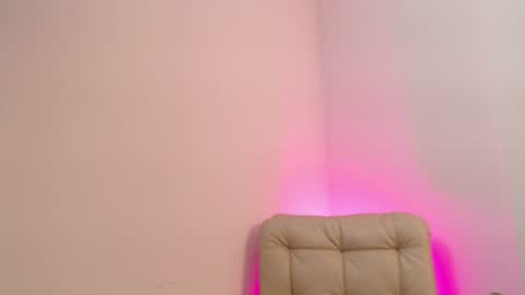 Snapshot of heidipalmer chatting on June 13, 2:42 am Heidi Palmer online show from June 13, 2:42 am