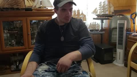 Snapshot of heisherrmann chatting on April 8, 6:08 pm xxScubaStevexx online show from April 8, 6:08 pm