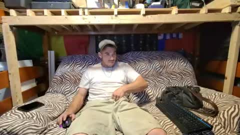 Snapshot of heisherrmann chatting on July 18, 4:16 am xxScubaStevexx online show from July 18, 4:16 am