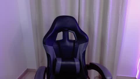 Snapshot of heizer_ chatting on October 10, 1:48 am ETHEREAL HEIZER online show from October 10, 1:48 am