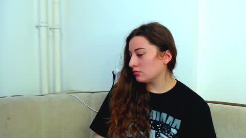 helen_adams_ online show from December 2, 11:01 am