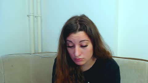 helen_adams_ online show from December 19, 11:39 am