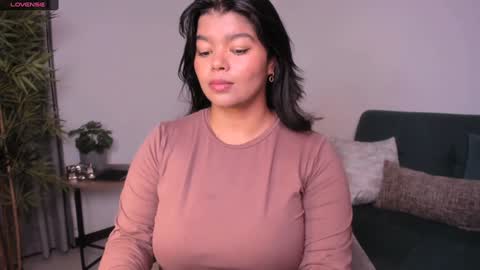 helen_miller online show from December 9, 11:24 pm