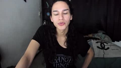 helena_spellman online show from December 18, 12:38 am