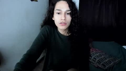 Snapshot of helena_spellman chatting on April 16, 11:33 am helena_spellman online show from April 16, 11:33 am