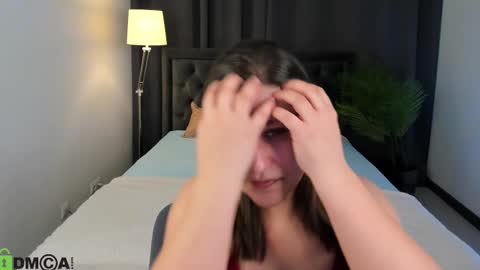 Snapshot of helenahoffmann chatting on February 16, 4:19 am helenahoffmann online show from February 16, 4:19 am