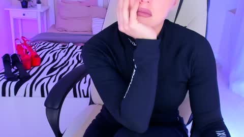 Helena online show from December 14, 5:03 pm